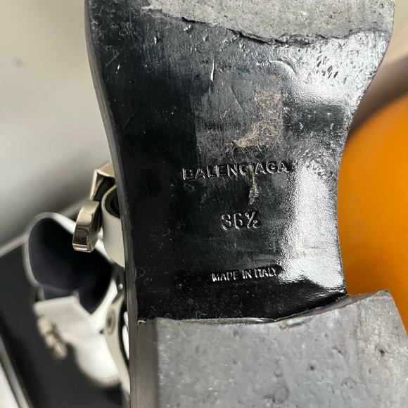 Balenciaga Ceinture Boots by Nicholas Ghesquiere - Picture 6 of 7